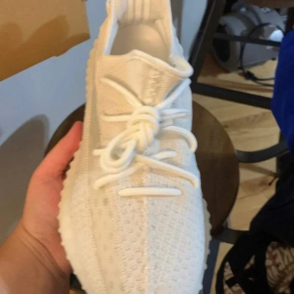 Yeezy bone v2 size 8.5 men - Picture 3 of 4